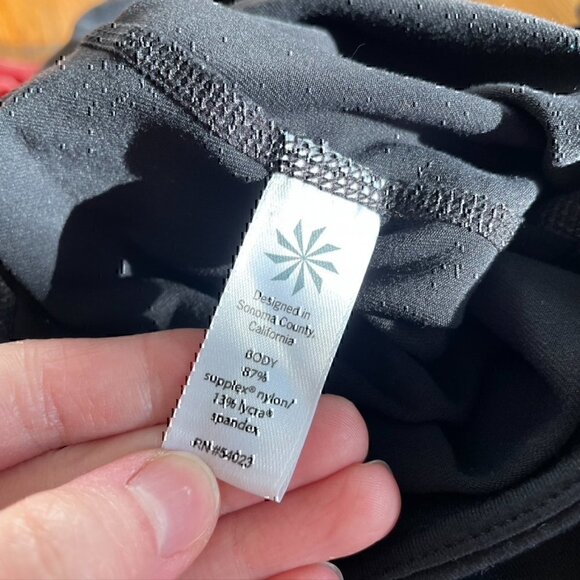 ATHLETA Power Up Capri Black Mid Rise Straight Leg Capris Yoga Pants Leggings XS - Picture 7 of 12